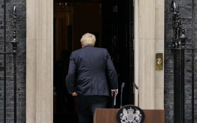 Prime Minister Boris Johnson enters 10 Downing Street, after announcing his resignation, July 7, 2022. (AP Photo/Alberto Pezzali) Prime Minister Boris Johnson enters 10 Downing Street, after announcing his resignation, July 7, 2022. (AP Photo/Alberto Pezzali)