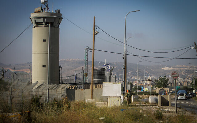 File: A military post near the Huwara checkpoint, outside the West Bank city of Nablus, May 17, 2022. (Nasser Ishtayeh/Flash90) File: A military post near the Huwara checkpoint, outside the West Bank city of Nablus, May 17, 2022. (Nasser Ishtayeh/Flash90)