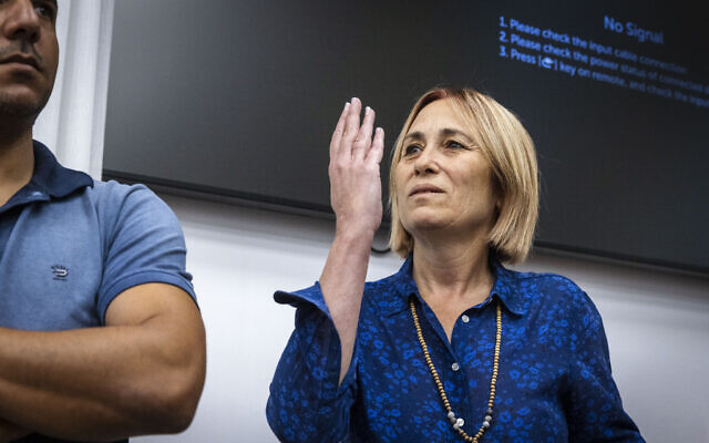 Hadas Klein, aide to Arnon Milchan, arrives to testify in the trial of former prime minister Benjamin Netanyahu, at Jerusalem District Court on July 6, 2022. (Olivier Fitoussi/Flash90)