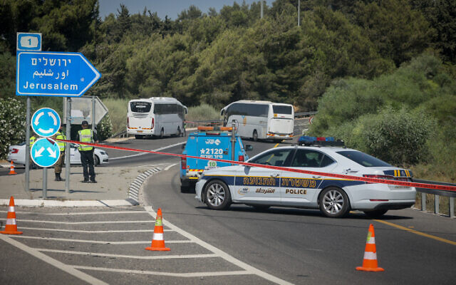 Police block roads in the center of the country as US President Joe Biden heads from the airport to Jerusalem, July 13, 2022. (Flash90) Police block roads in the center of the country as US President Joe Biden heads from the airport to Jerusalem, July 13, 2022. (Flash90)