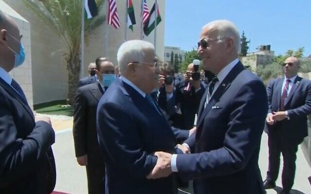 US President Joe Biden (right) meets with Palestinian Authority President Mahmoud Abbas in Bethlehem, July 15, 2022. (Screenshot)