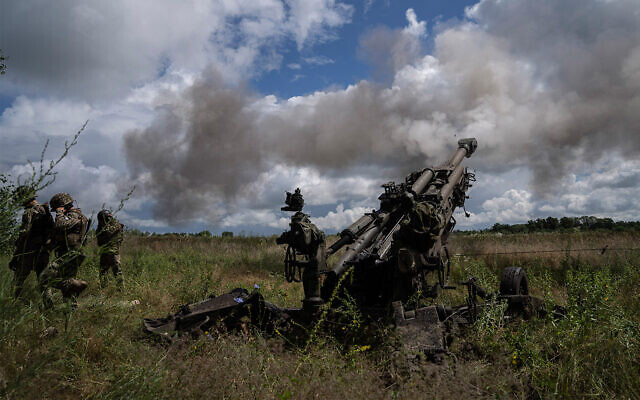 Ukrainian troops fire at Russian positions in Kharkiv region, Ukraine, July 14, 2022. (AP Photo/Evgeniy Maloletka, File) Ukrainian troops fire at Russian positions in Kharkiv region, Ukraine, July 14, 2022. (AP Photo/Evgeniy Maloletka, File)