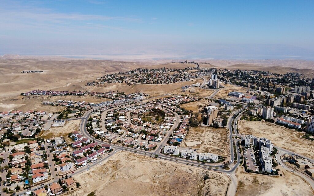 A bird's eye view of the desert city of Arad, May 2020. (Photo by Semion Lugo on Unsplash) A bird's eye view of the desert city of Arad, May 2020. (Photo by Semion Lugo on Unsplash)