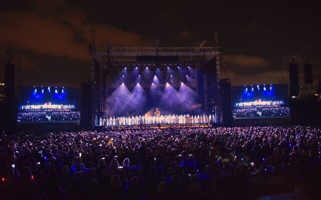 A past performance of The New Israeli Opera at Tel Aviv's Ganei Yehoshua; this year's free production will be 'Carmen' on August 18, 2022 (Courtesy Yossi Zveker)