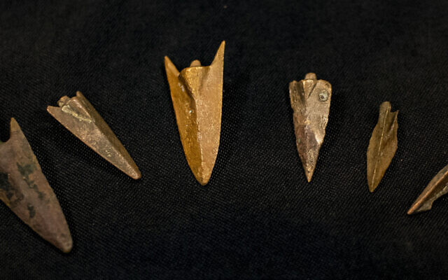 Ancient arrowheads seized during the search of a home in Afula, July 7, 2022. (Yoli Schwartz/IAA) Ancient arrowheads seized during the search of a home in Afula, July 7, 2022. (Yoli Schwartz/IAA)