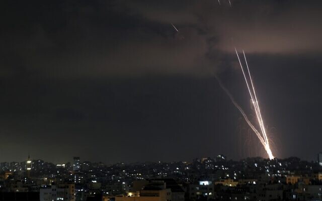 A picture taken on August 5, 2022, shows Palestinian rockets fired from in Gaza City into Israel. Palestinians fired rockets at Israel from the Gaza Strip on Friday evening, AFP correspondents in Gaza City witnessed. (MOHAMMED ABED / AFP) A picture taken on August 5, 2022, shows Palestinian rockets fired from in Gaza City into Israel. Palestinians fired rockets at Israel from the Gaza Strip on Friday evening, AFP correspondents in Gaza City witnessed. (MOHAMMED ABED / AFP)
