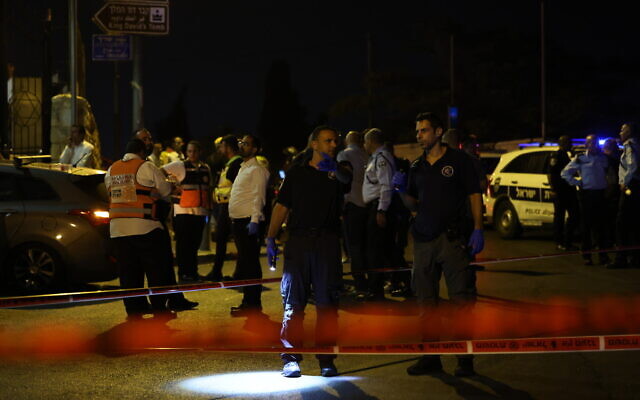 The scene of a terror attack outside the Jerusalem Old City, August 14, 2022. (Yonatan Sindel/Flash90)