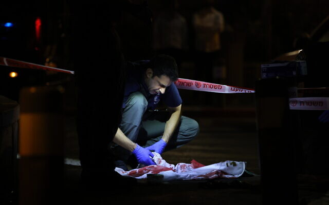 The scene of a terror attack outside Jerusalem's Old City, August 14, 2022. (Yonatan Sindel/Flash90)