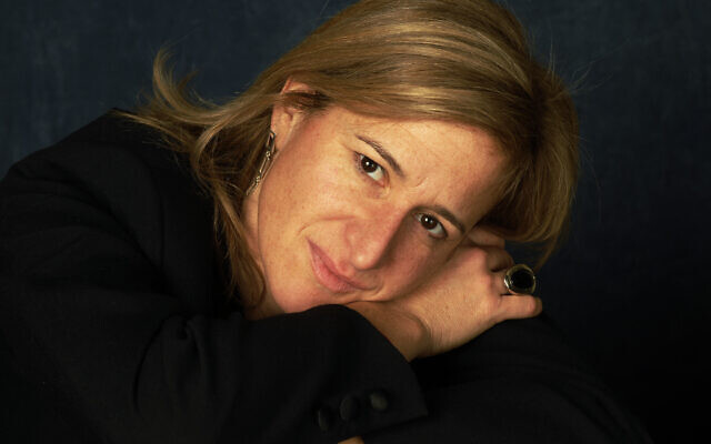 American author Melissa Bank poses during a portrait session held on January 9, 2006 in Paris, France. (Ulf Andersen/Getty Images) American author Melissa Bank poses during a portrait session held on January 9, 2006 in Paris, France. (Ulf Andersen/Getty Images)