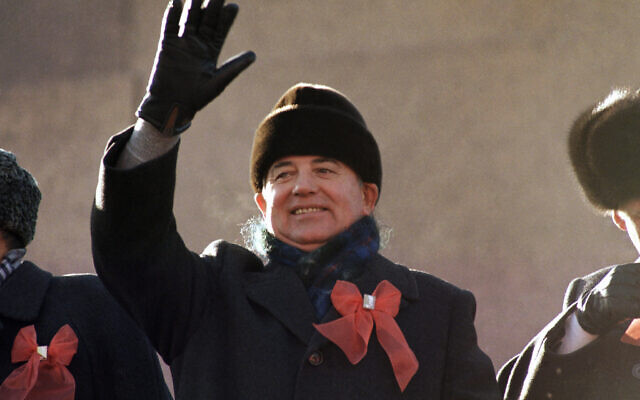 Soviet leader Mikhail Gorbachev waves from the parade review stand of the Lenin Mausoleum on Saturday, Nov. 7, 1987 in Moscow' s Red Square during the 70th anniversary of the Russian Revolution. (AP Photo/ Boris Yurchenko) Soviet leader Mikhail Gorbachev waves from the parade review stand of the Lenin Mausoleum on Saturday, Nov. 7, 1987 in Moscow' s Red Square during the 70th anniversary of the Russian Revolution. (AP Photo/ Boris Yurchenko)