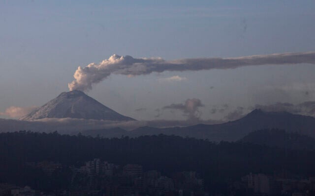 The Cotopaxi volcano spewing ash and vapor is seen from Quito, Ecuador, November 16, 2015. (AP Photo/Dolores Ochoa) The Cotopaxi volcano spewing ash and vapor is seen from Quito, Ecuador, November 16, 2015. (AP Photo/Dolores Ochoa)