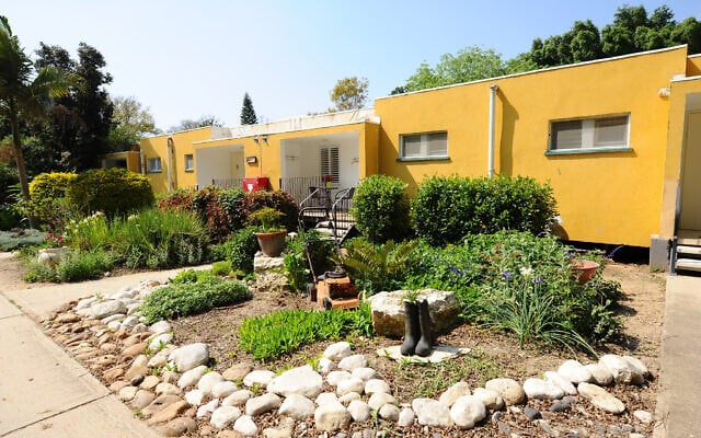 Illustrative -- Homes in Kibbutz Alumim on March 30, 2016 (Mendy Hechtman/Flash90) Illustrative -- Homes in Kibbutz Alumim on March 30, 2016 (Mendy Hechtman/Flash90)