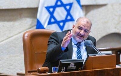 Ra'am leader MK Mansour Abbas leads a discussion and a vote on a bill to dissolve the Knesset, June 29, 2022. (Olivier Fitoussi/Flash90)