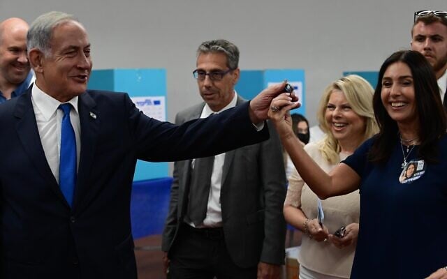 Head of the opposition and the Likud party Benjamin Netanyahu arrives to cast his vote in the Likud primaries, at a polling station in Tel Aviv on August 10, 2022, (Tomer Neuberg/Flash90) Head of the opposition and the Likud party Benjamin Netanyahu arrives to cast his vote in the Likud primaries, at a polling station in Tel Aviv on August 10, 2022, (Tomer Neuberg/Flash90)