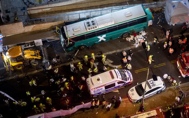 The scene of a bus crash on Jerusalem's Shamgar Street on August 11, 2022. (Yonatan Sindel/Flash90)