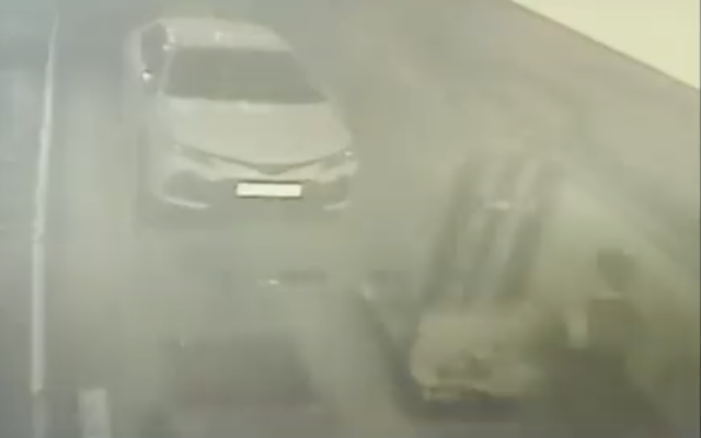 CCTV footage of a vandal attacking MK Ali Salalha's car outside Meretz HQ in Tel Aviv on August 16th 2022 (Screenshot: Kan/Twitter) CCTV footage of a vandal attacking MK Ali Salalha's car outside Meretz HQ in Tel Aviv on August 16th 2022 (Screenshot: Kan/Twitter)