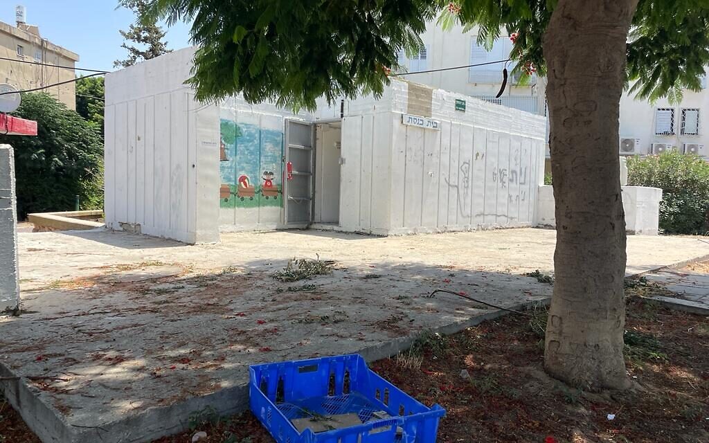 A municipal shelter in Ashkelon during Operation Breaking Dawn, August 7, 2022. (Carrie Keller-Lynn  / The Times of Israel)