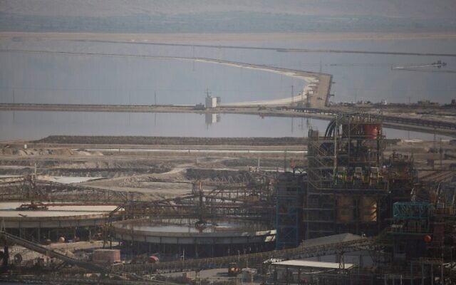 A view of the Dead Sea Works on December 26, 2015. (Lior Mizrahi/Flash90)