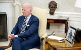 US President Joe Biden listens to South African President Cyril Ramaphosa during a meeting in the Oval office of the White House in Washington, September 16, 2022. (Saul Loeb/AFP)