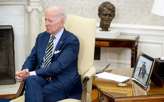 US President Joe Biden listens to South African President Cyril Ramaphosa during a meeting in the Oval office of the White House in Washington, September 16, 2022. (Saul Loeb/AFP) US President Joe Biden listens to South African President Cyril Ramaphosa during a meeting in the Oval office of the White House in Washington, September 16, 2022. (Saul Loeb/AFP)