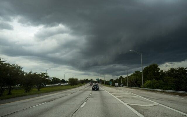 Storm clouds are seen as Hurricane Ian approaches in St. Petersburg, Florida, on September 26, 2022. (Ricardo Arduengo/AFP) Storm clouds are seen as Hurricane Ian approaches in St. Petersburg, Florida, on September 26, 2022. (Ricardo Arduengo/AFP)