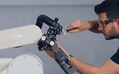 A robotic system built by 1MRobotics for nano-fulfillment centers. (Courtesy)