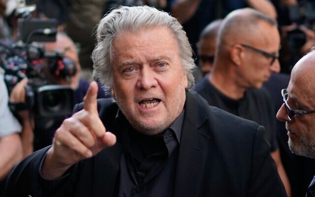 Former White House strategist Steve Bannon arrives at the Manhattan district attorney's office to surrender himself to New York authorities, September 8, 2022, in New York. (AP Photo/Eduardo Munoz Alvarez) Former White House strategist Steve Bannon arrives at the Manhattan district attorney's office to surrender himself to New York authorities, September 8, 2022, in New York. (AP Photo/Eduardo Munoz Alvarez)