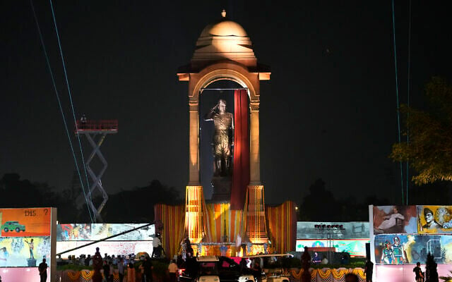 Indian Prime Minister Narendra Modi unveils a statue of Subhas Chandra Bose at the revamped Central Vista Avenue at the India Gate, in New Delhi, India, September 8, 2022. (AP Photo/Manish Swarup) Indian Prime Minister Narendra Modi unveils a statue of Subhas Chandra Bose at the revamped Central Vista Avenue at the India Gate, in New Delhi, India, September 8, 2022. (AP Photo/Manish Swarup)