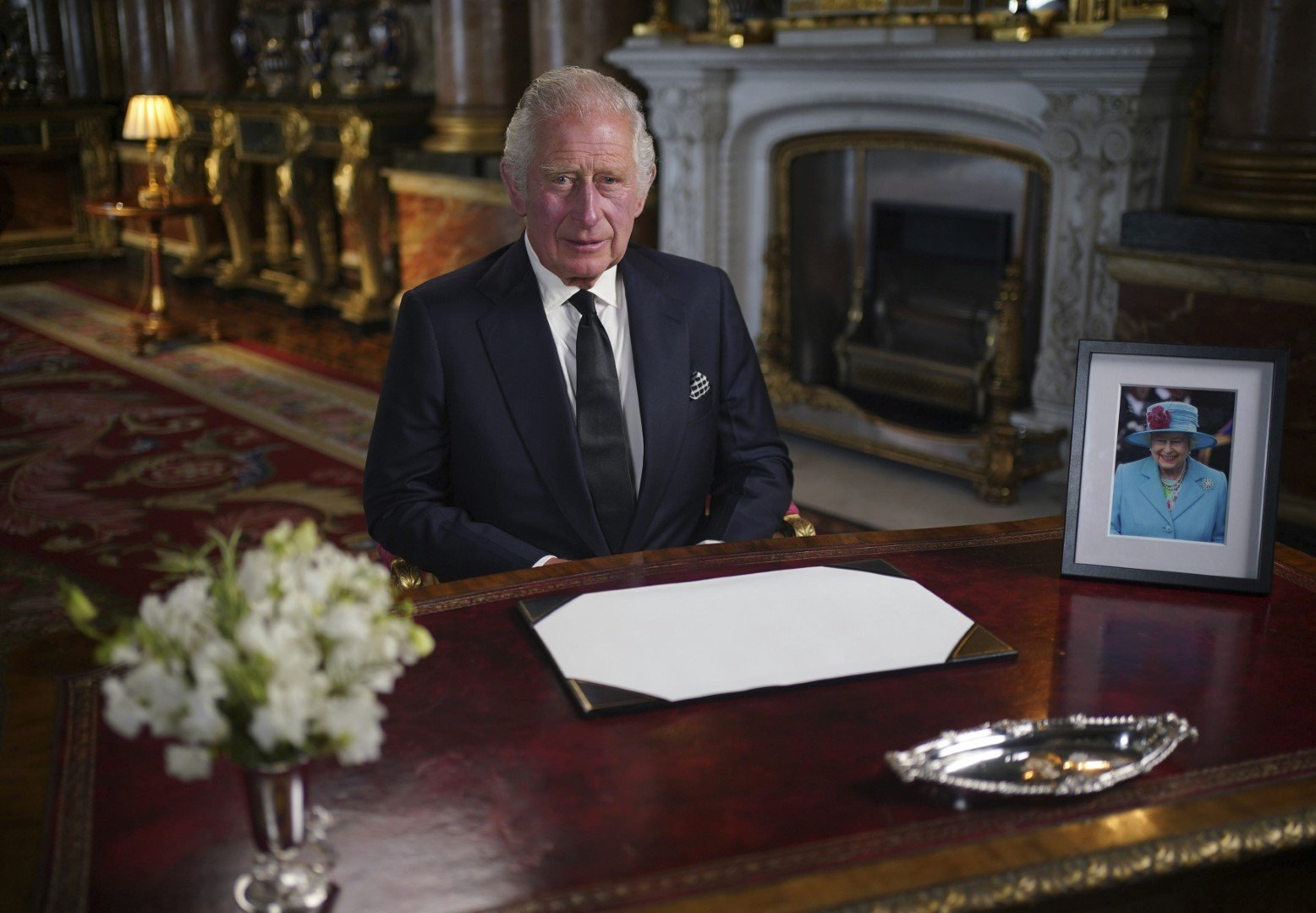 Mourning 'loss beyond measure' in queen's death, Charles vows lifelong  service | The Times of Israel