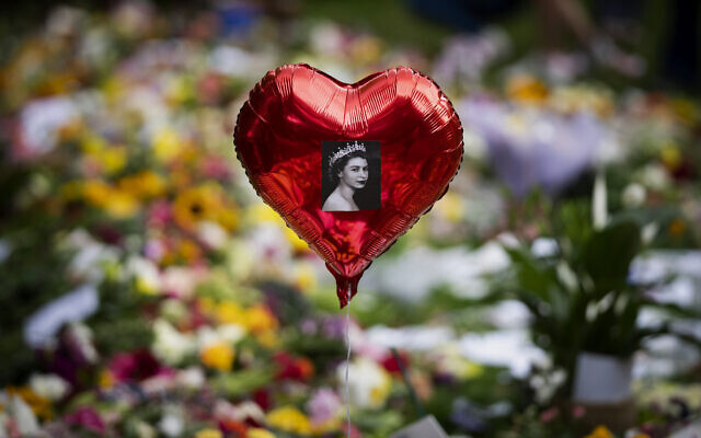 A balloon with a picture of Queen Elizabeth II is photographed at the Green Park memorial, near Buckingham Palace, in London, September 10, 2022. (AP Photo/Emilio Morenatti) A balloon with a picture of Queen Elizabeth II is photographed at the Green Park memorial, near Buckingham Palace, in London, September 10, 2022. (AP Photo/Emilio Morenatti)