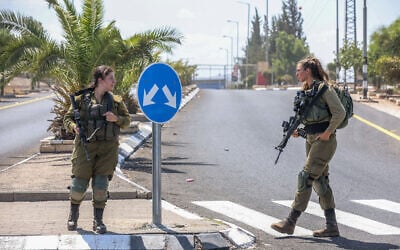 File: Israeli soldiers block the entrance to the Jalamah checkpoint near the West Bank city of Jenin, September 14, 2022. (David Cohen/Flash90) File: Israeli soldiers block the entrance to the Jalamah checkpoint near the West Bank city of Jenin, September 14, 2022. (David Cohen/Flash90)