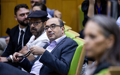 Balad party head Sami Abu Shehadeh speaks at an Central Elections Committee meeting against disqualifying Balad from running in the upcoming elections, September 29, 2022. (Yonatan Sindel/ Flash90)