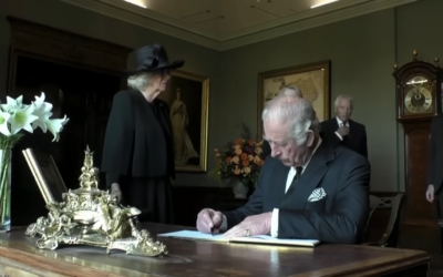 King Charles III was seen losing his temper at a leaking pen while he was signing a visitors' book in front of cameras in Northern Ireland, where he was visiting on the latest leg of his royal tour of the UK’s four nations, September 13, 2022 (youtube) King Charles III was seen losing his temper at a leaking pen while he was signing a visitors' book in front of cameras in Northern Ireland, where he was visiting on the latest leg of his royal tour of the UK’s four nations, September 13, 2022 (youtube)