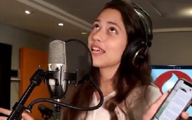 Hadar Muchtar, seen in a video posted to social media. (Screen capture: Twitter)