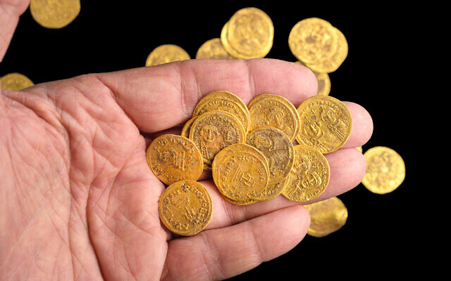 A hoard of gold coins found at the Banias archaeological site.  (Dafna Gazit/Antiquities Authority)