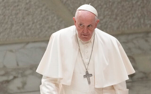 Pope Francis arrives for an audience with members of the International Christian Union of Business Executives, in the Pope Paul VI hall at the Vatican, October 21, 2022. (AP Photo/Andrew Medichini) Pope Francis arrives for an audience with members of the International Christian Union of Business Executives, in the Pope Paul VI hall at the Vatican, October 21, 2022. (AP Photo/Andrew Medichini)