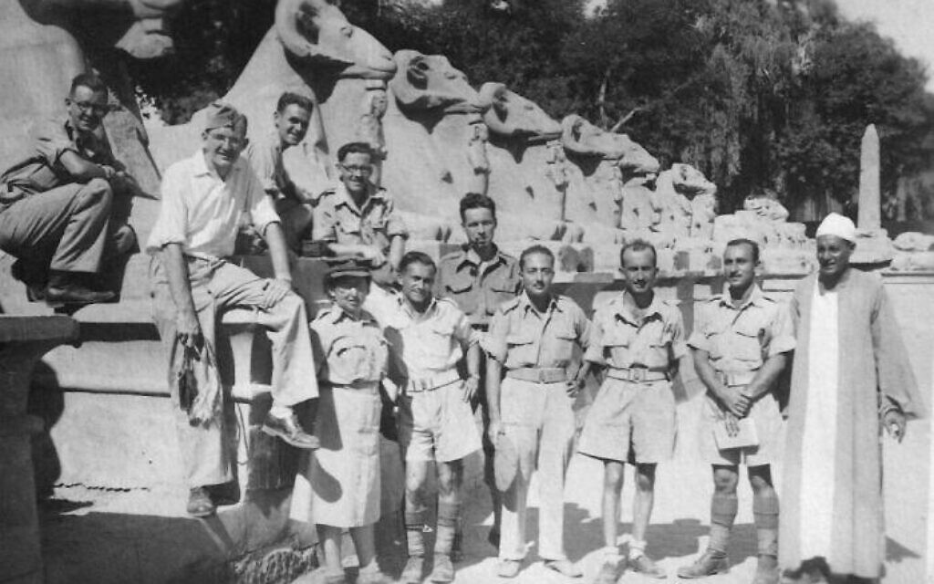 A group of Jewish Brigade soldiers at Karnak, near Luxor, Egypt in September 1944. (Public Domain via Wikimedia Commons)