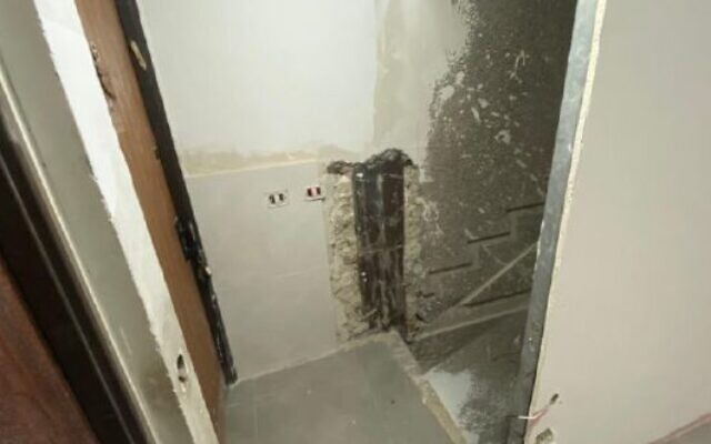 An open elevator shaft in a building in Tel Aviv into which a woman, 77, fell on October 18, 2022 (Magen David Adom) An open elevator shaft in a building in Tel Aviv into which a woman, 77, fell on October 18, 2022 (Magen David Adom)