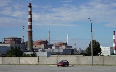 A general view of the Zaporizhzhia Nuclear Power Plant in Zaporizhzhia, Ukraine, September 11, 2022. (STRINGER/AFP) A general view of the Zaporizhzhia Nuclear Power Plant in Zaporizhzhia, Ukraine, September 11, 2022. (STRINGER/AFP)