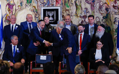 Likud leader MK Benjamin Netanyahu, Prime Minister Yair Lapid, and party leaders at a swearing-in ceremony of the 25th Knesset, at the Israeli parliament in Jerusalem, November 15, 2022. (Photo by Olivier Fitoussi/Flash90)