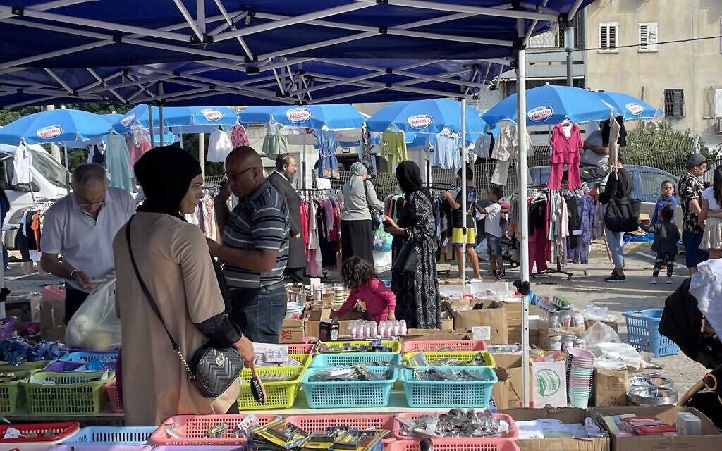 A Lod marketplace on election day, November 1, 2022. (Jeremy Sharon/Times of Israel)