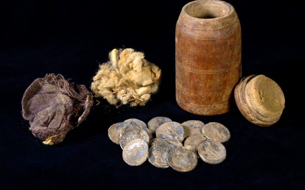 The 2,200-year-old wooden box and its contents. (Dafna Gazit, Israel Antiquities Authority)