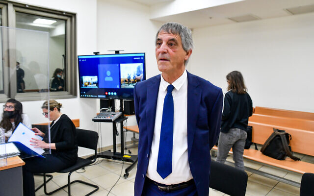 Chairman of the Israeli Bar Association, attorney Avi Himi, at a court hearing in Rishon Lezion on April 20, 2022. (Avshalom Sassoni/Flash90) Chairman of the Israeli Bar Association, attorney Avi Himi, at a court hearing in Rishon Lezion on April 20, 2022. (Avshalom Sassoni/Flash90)