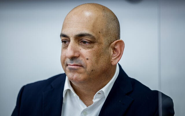 David Sharan arrives to testify in the trial against former prime minister Benjamin Netanyahu, at the District Court in Jerusalem on December 20, 2022. (Olivier Fitoussi/Flash90)