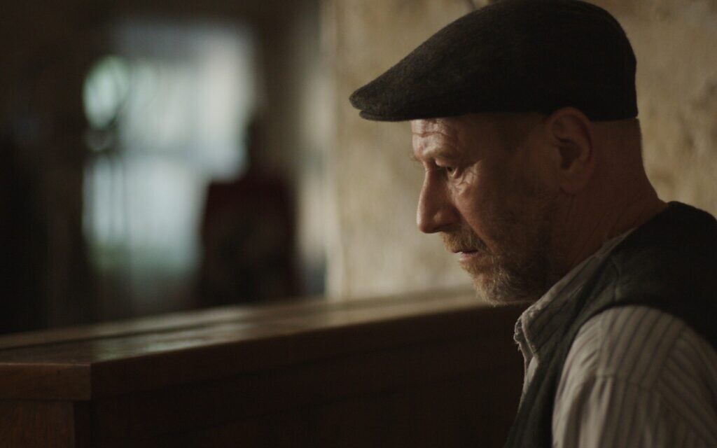 Yevgeni Sitokhin as piano player Yegor in 'Nakam' (Filmakademie Baden-Württemberg / Leonard Caspari)