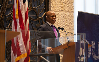 New York City Mayor Eric Adams speaks at the Lincoln Square Synagogue in New York City, December 12, 2022. (Luke Tress/Times of Israel)