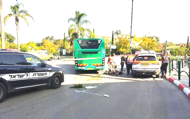 The site of a car accident in Mazkeret Batya, central Israel, December 9, 2022. (United Hatzalah) The site of a car accident in Mazkeret Batya, central Israel, December 9, 2022. (United Hatzalah)