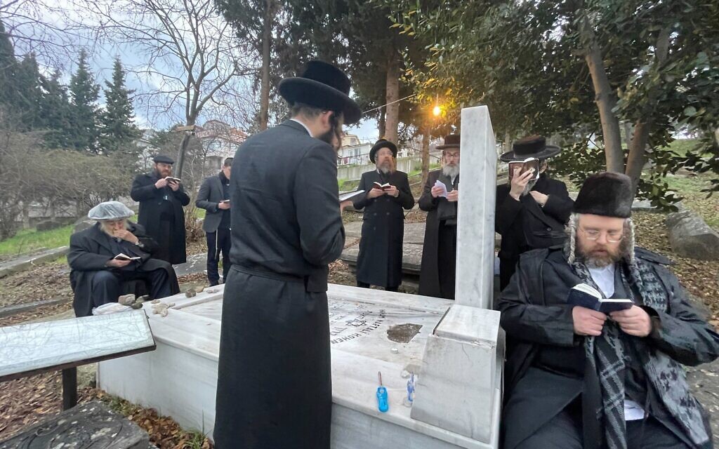 In past years, as many as 300 people at a time have visited the Istanbul cemetery. (David I. Klein/JTA)