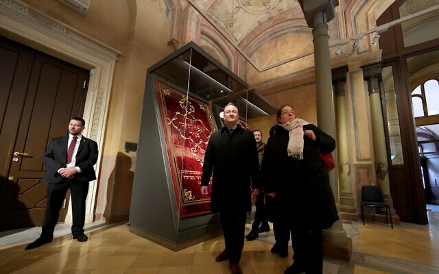 The Second Gentleman of the United States, Douglas Emhoff, center, arrives for a visit of the 'Neue Synagoge' (New Synagogue) in Berlin, Germany, January 31, 2023. (Michael Sohn/AP)
