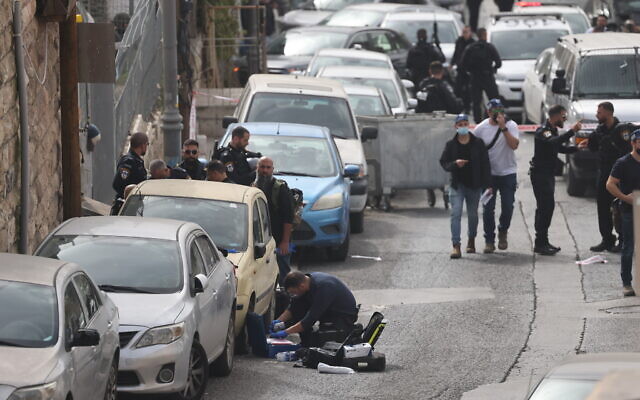 Police at the scene of a terror shooting attack near Jerusalem's Old City, on January 28, 2023. (Yonatan Sindel/FLASH90) Police at the scene of a terror shooting attack near Jerusalem's Old City, on January 28, 2023. (Yonatan Sindel/FLASH90)